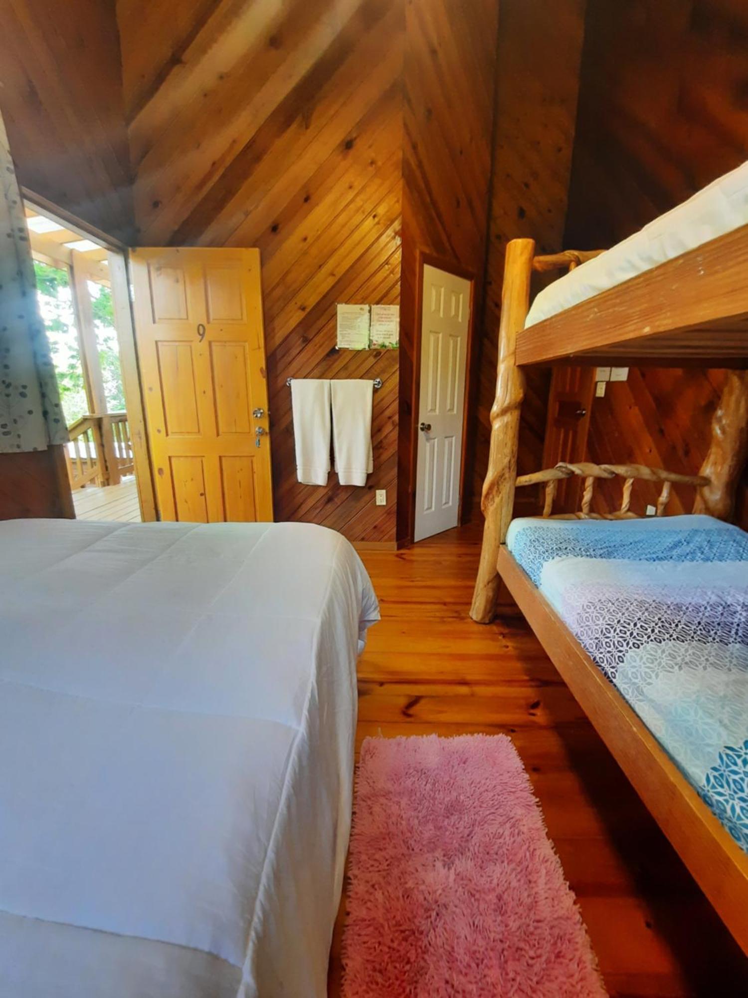 Guava Grove Resort & Villas Сэнди-Бей Экстерьер фото