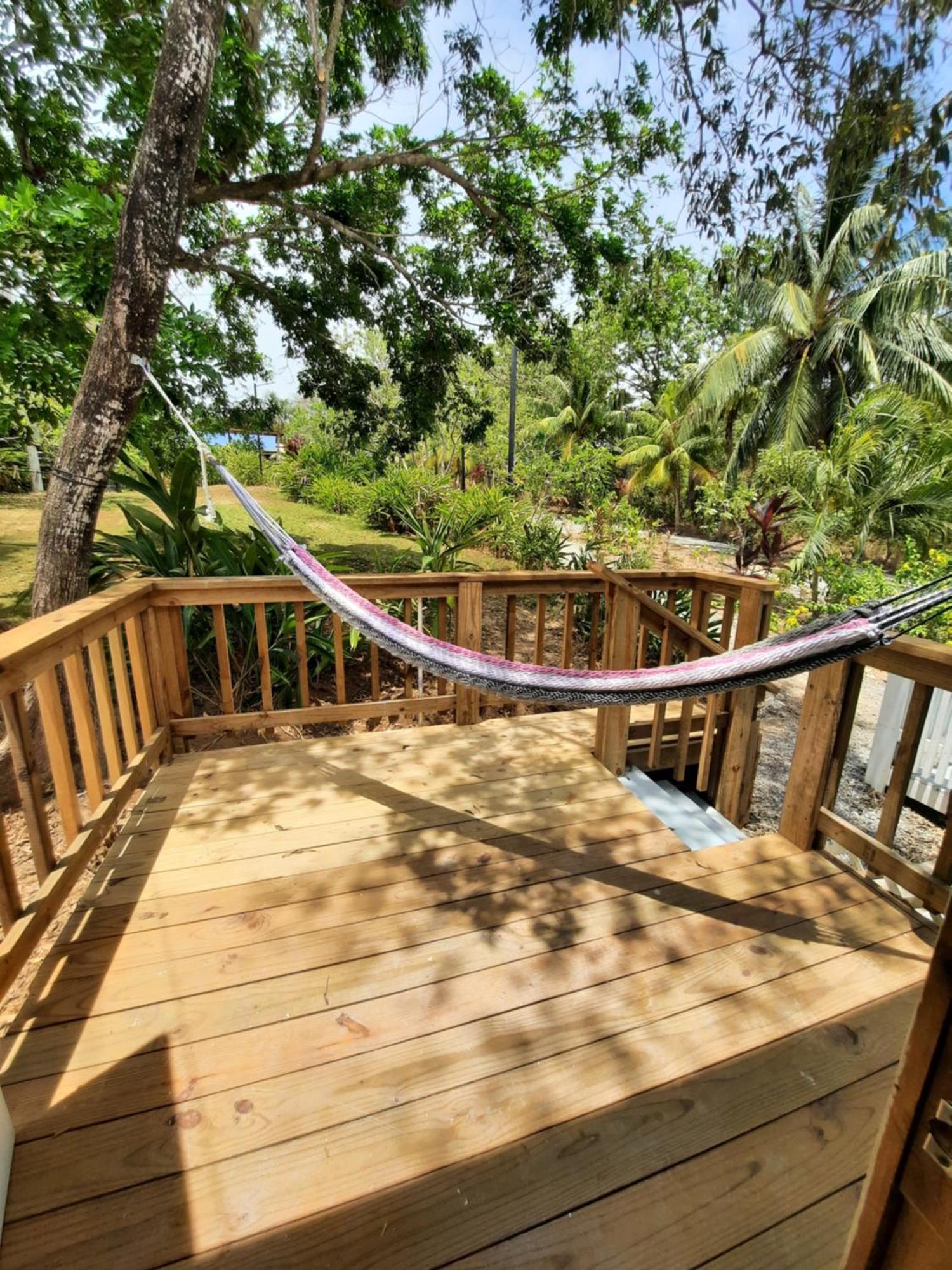Guava Grove Resort & Villas Сэнди-Бей Экстерьер фото