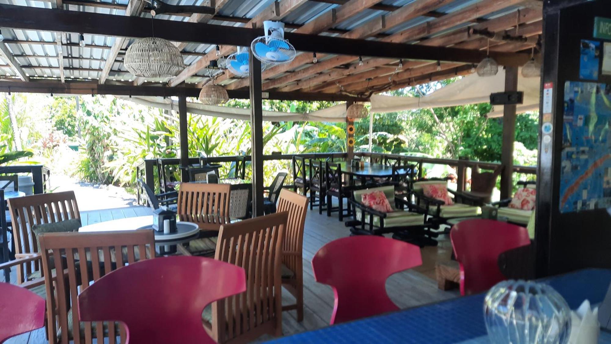 Guava Grove Resort & Villas Сэнди-Бей Экстерьер фото