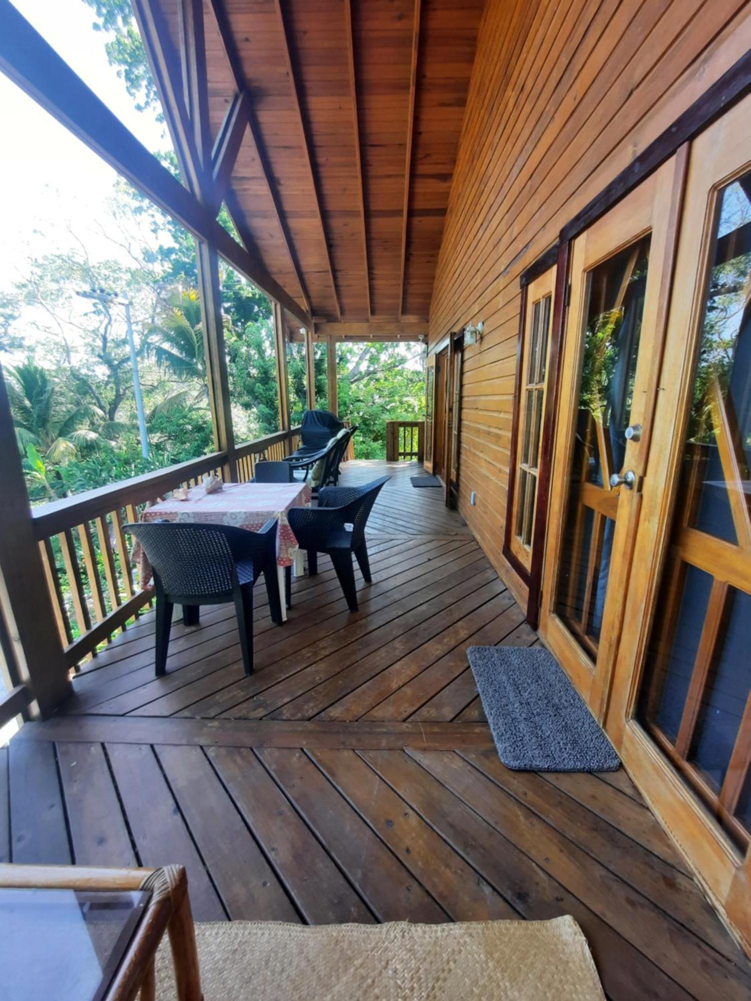Guava Grove Resort & Villas Сэнди-Бей Экстерьер фото