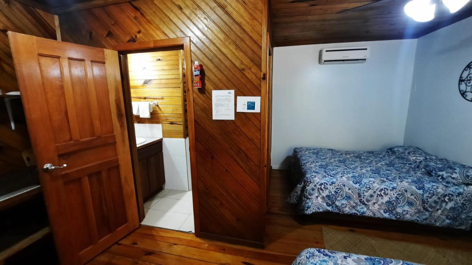 Guava Grove Resort & Villas Сэнди-Бей Номер фото