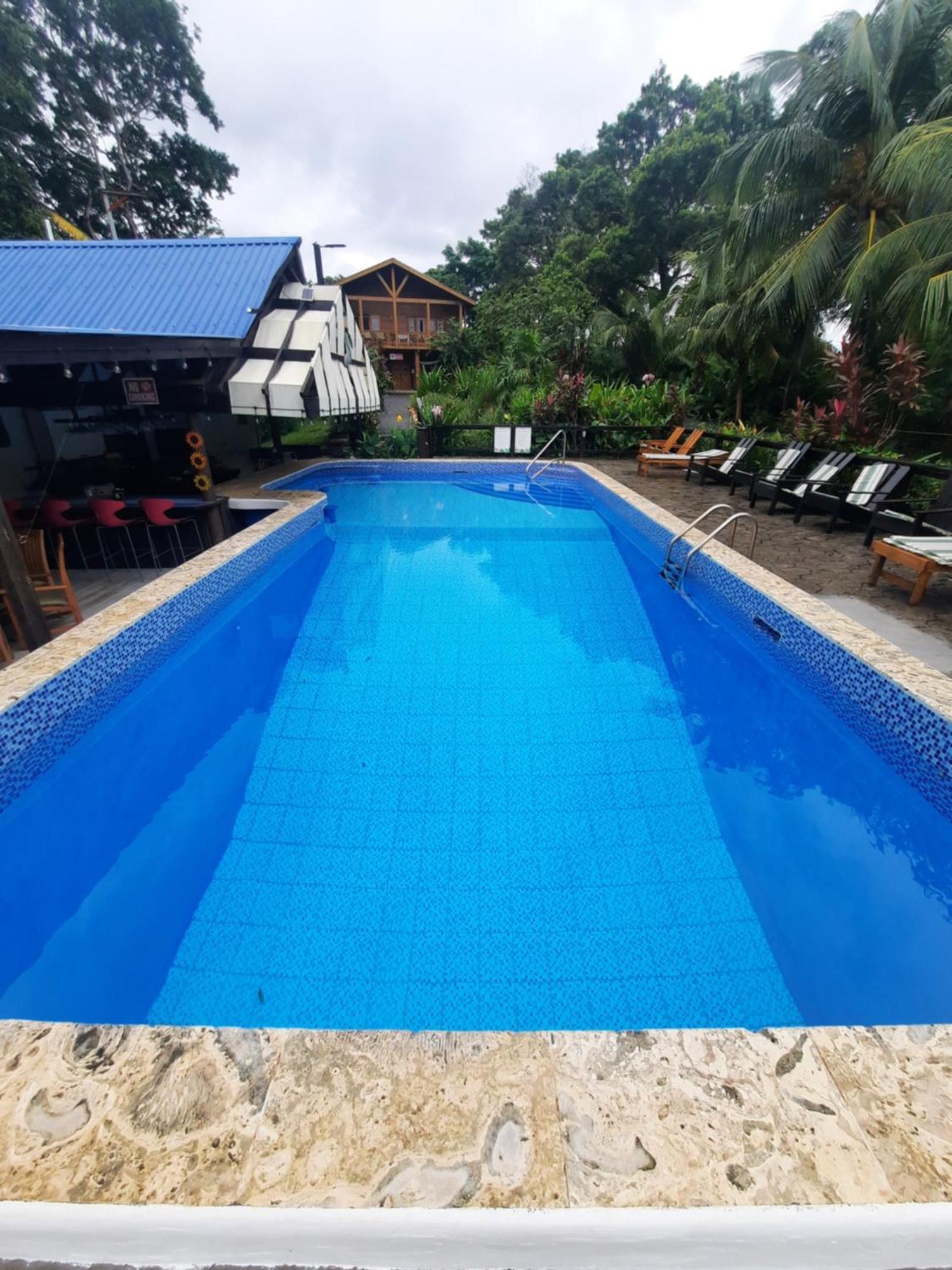 Guava Grove Resort & Villas Сэнди-Бей Экстерьер фото